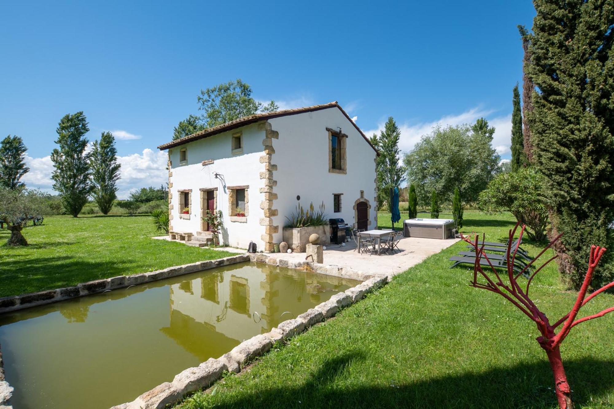 Вилла Mas Des Eaux Claires Arles Camargue Сен-Жиль Экстерьер фото
